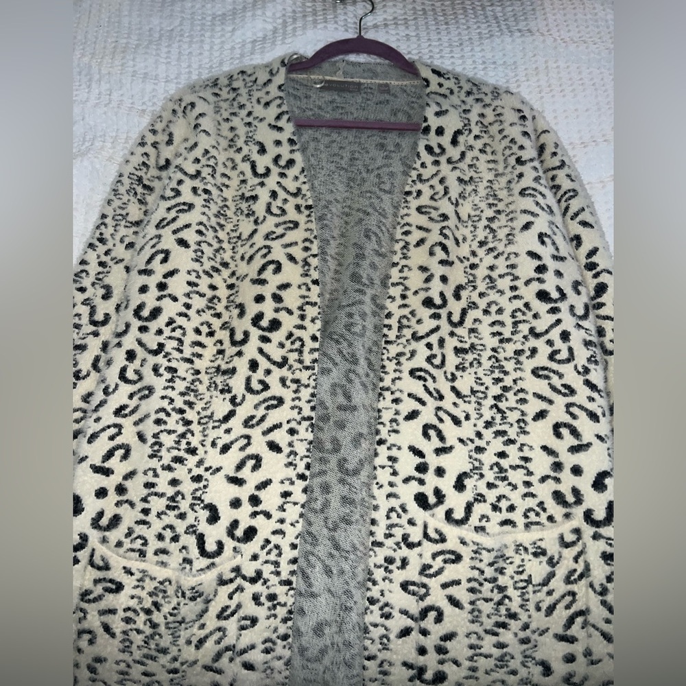 FUZZY CHEETAH PRINT CARDIGAN W/ POCKETS